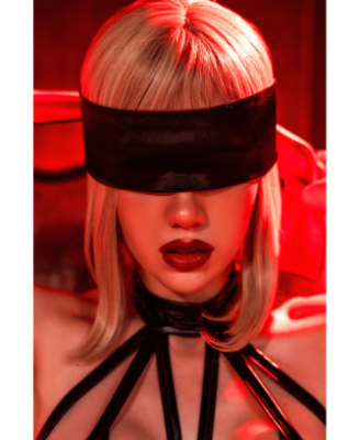 Accessoire coquin en satin réversible noir & rouge 